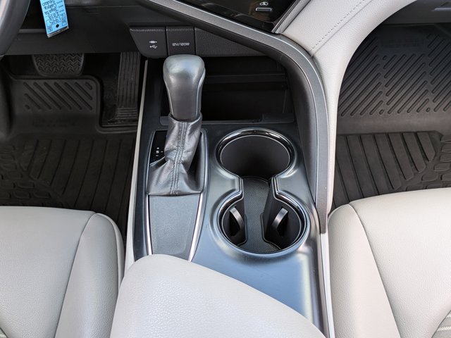 2019 Toyota Camry SE photo 17
