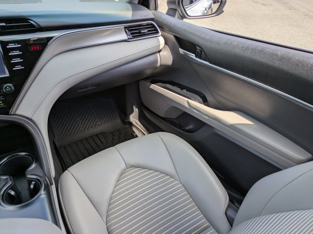 2019 Toyota Camry SE photo 15