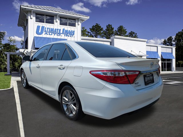 2015 Toyota Camry SE photo 6