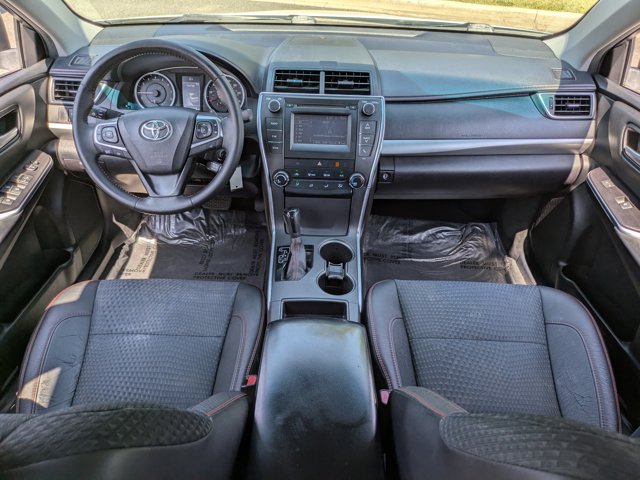 2015 Toyota Camry SE photo 13