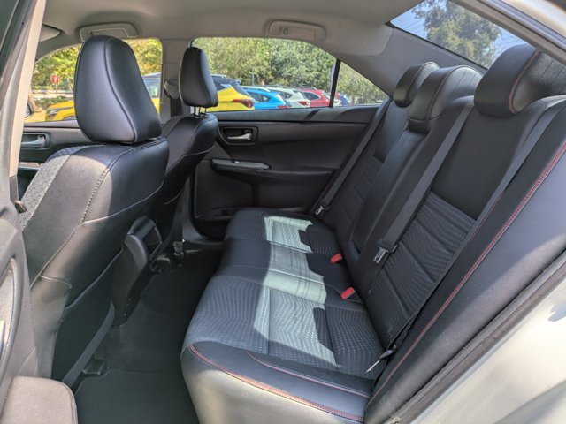 2015 Toyota Camry SE photo 12