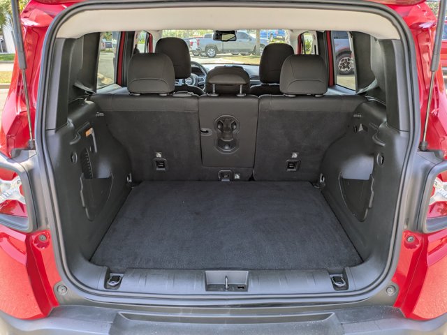 2021 Jeep Renegade Latitude photo 12