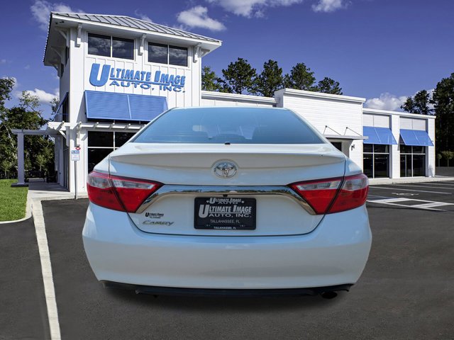 2015 Toyota Camry SE photo 5