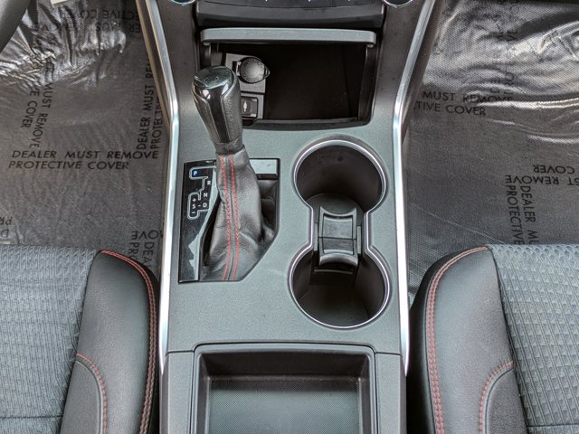 2015 Toyota Camry SE photo 17