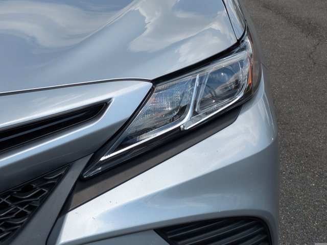 2019 Toyota Camry SE photo 9