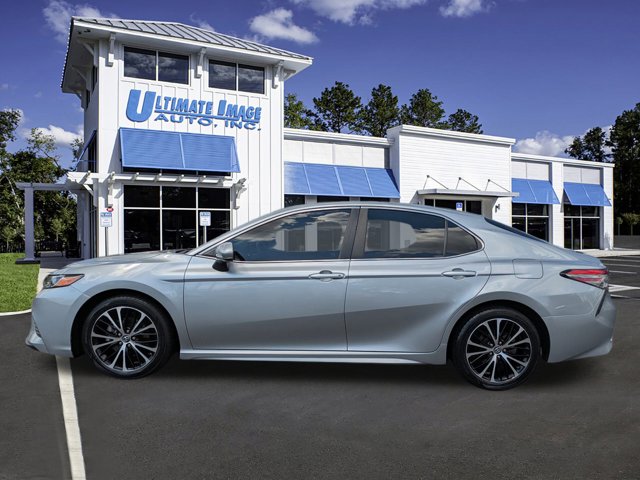 2019 Toyota Camry SE photo 7
