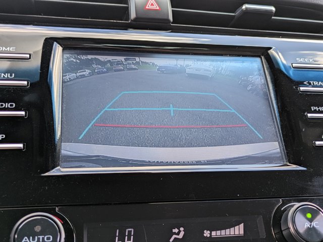 2019 Toyota Camry SE photo 18
