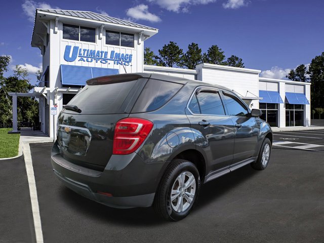 2017 Chevrolet Equinox LS photo 3