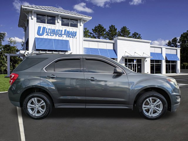 2017 Chevrolet Equinox LS photo 2