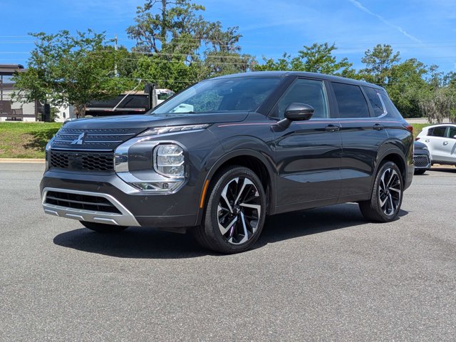 2024 Mitsubishi Outlander SE Black Edition 2WD's photo