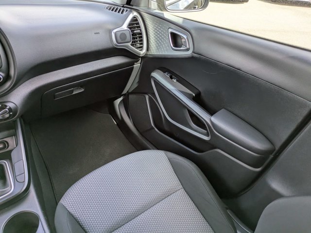 2023 Kia Soul LX - Photo 14